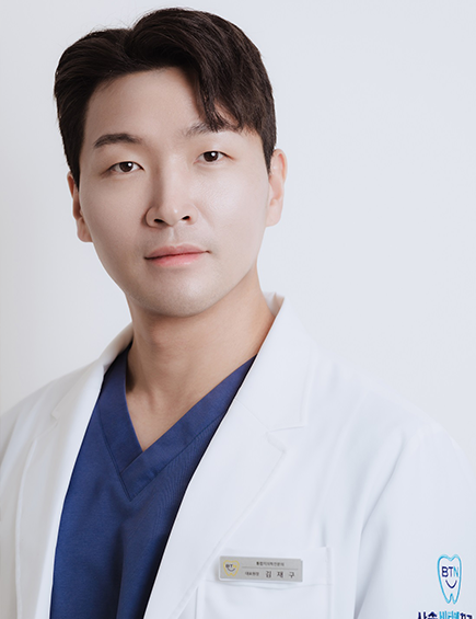 대표원장 | 통합치의학과 전문의